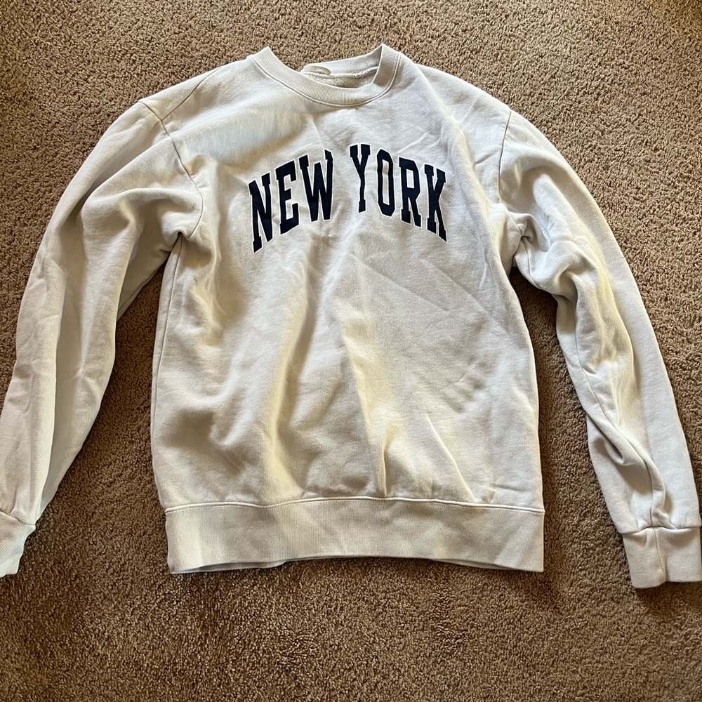 BARLEY WORN beige Brandy Melville fitted sweatshirt